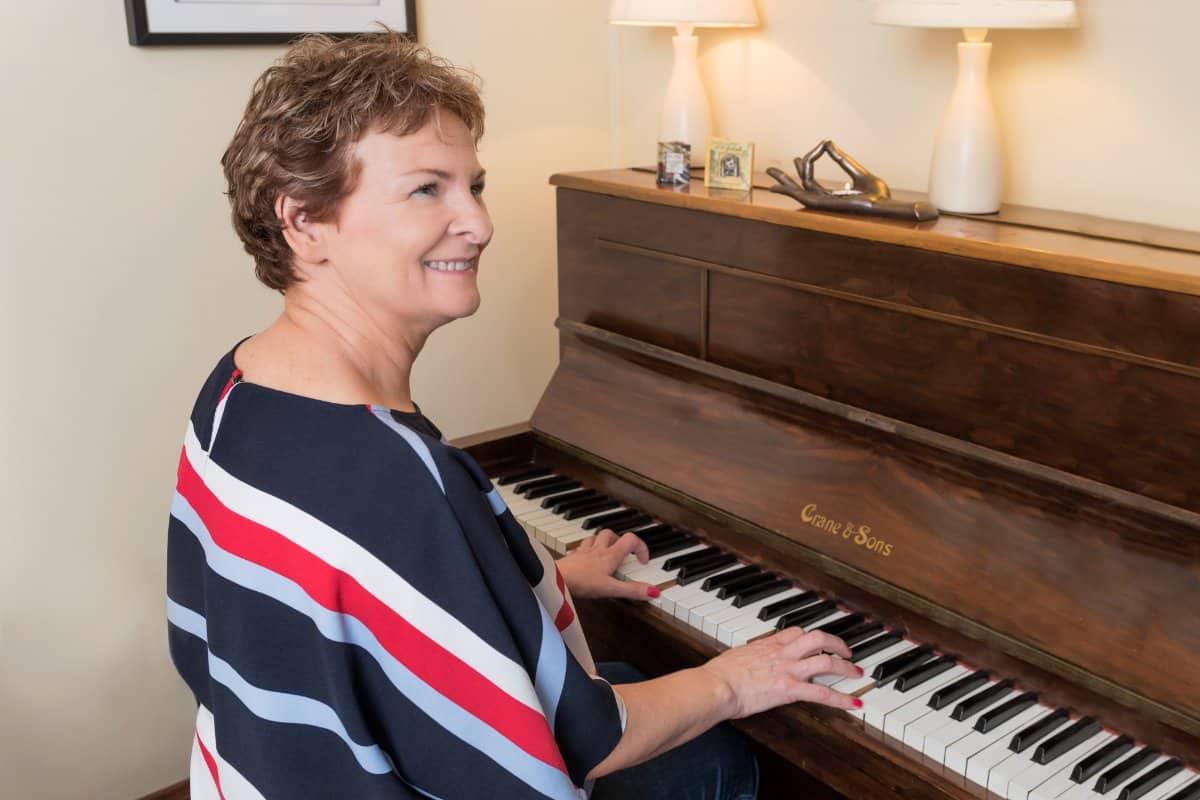 Mary T Piano Player